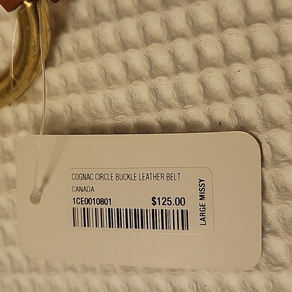 Elegant Brown Leather Belt with Gold Buckle - Picture 3 of 3